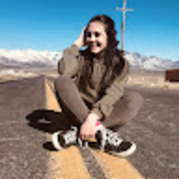 Meet your Posher, Emma - Picture 1 of 1